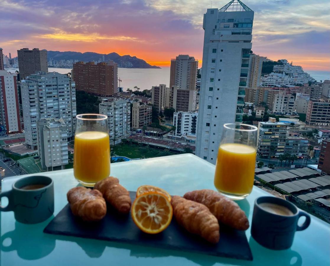 Traveler'S Beach Apartment With Sea View, Free Coffee & Parking เบนิดอร์ม ภายนอก รูปภาพ