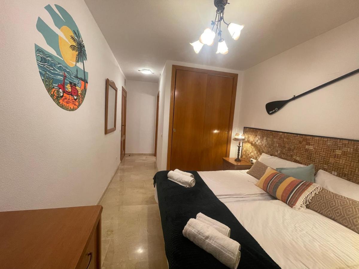 Traveler'S Beach Apartment With Sea View, Free Coffee & Parking เบนิดอร์ม ภายนอก รูปภาพ
